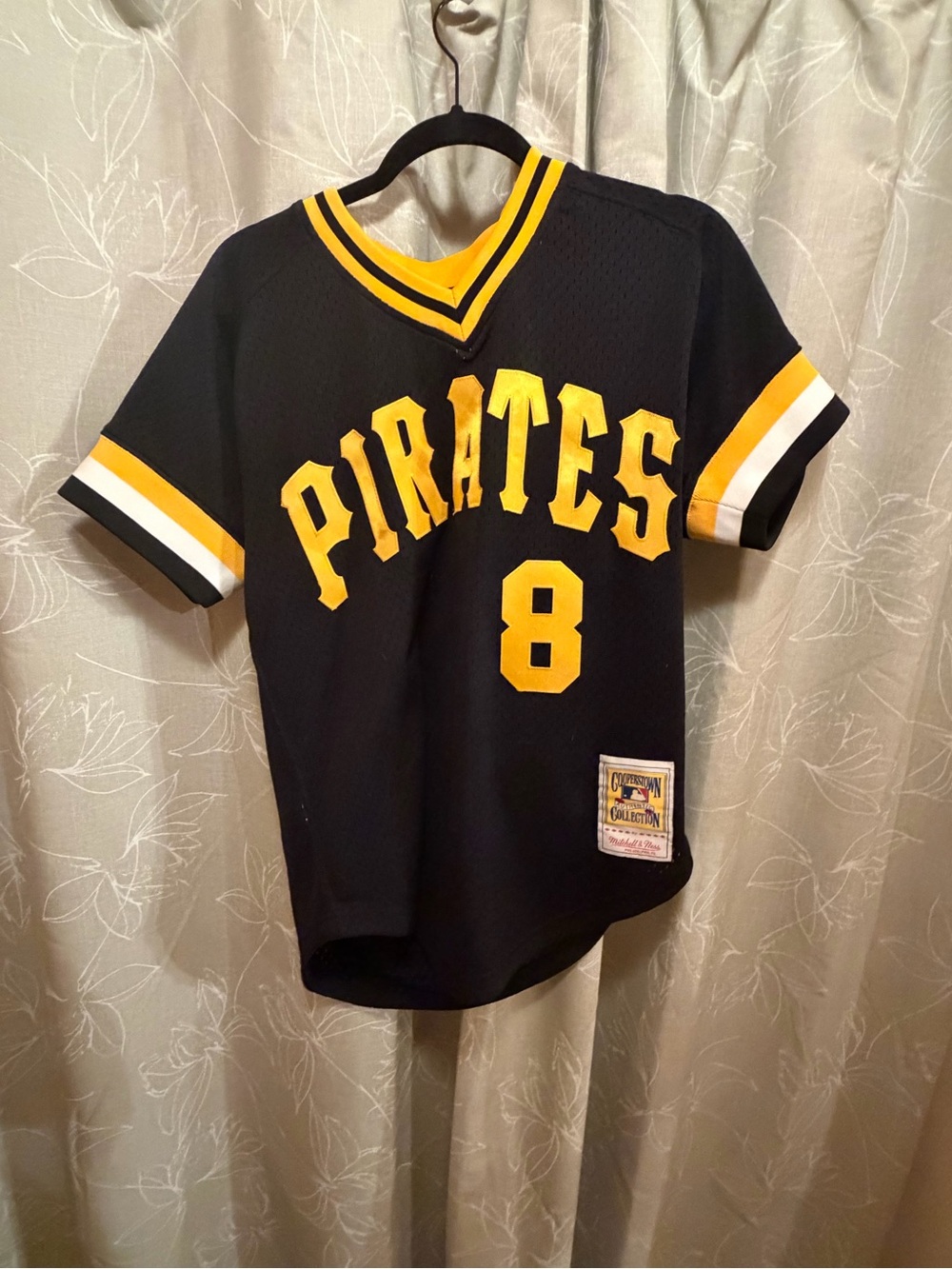 Pirates jersey - Picture 2 of 4
